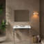 Évier de console de salle de bain mural avec trous de robinet pré-percés, pieds de support autoportants et barre à serviettes, idéal pour la rénovation de salle de bain et l’optimisation de l’espace.-125539701