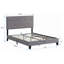 Grand lit plateforme tapissier-416717945