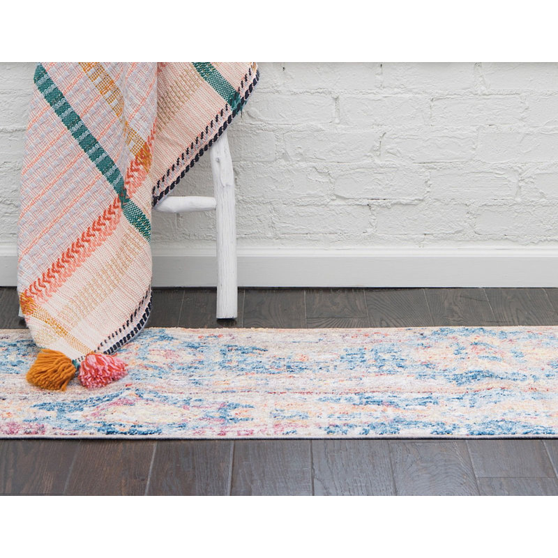Geometric Indoor Rug, Runner 2'7" x 8'2"