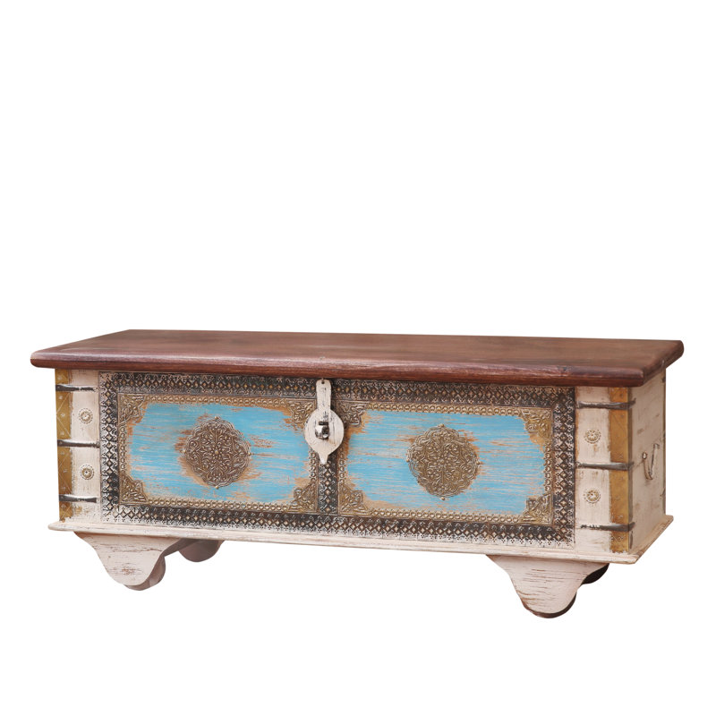 Aleesha Blanket Chest