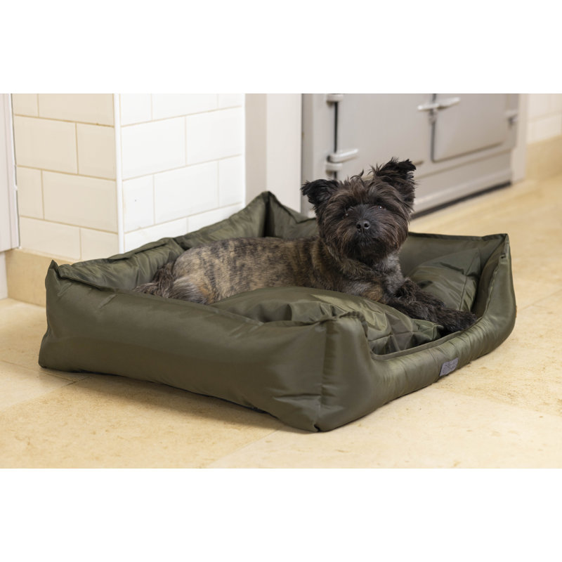 Green Water Resistant rectangle dog bed, Large (18-32kg)