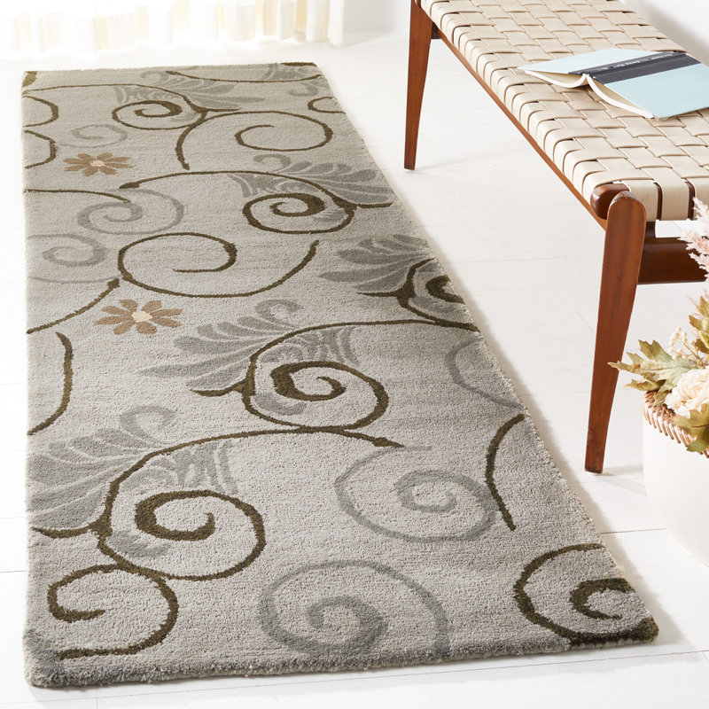 Soho Hand Tufted Wool Floral Rug, Runner 2'6" x 8'