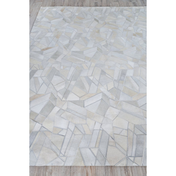 Exquisite Rugs Natural Hide Handmade Hand-Stitched Leather Cowhide ...