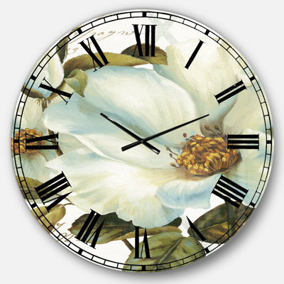 Gros plan sur une fleur blanche - horloge murale traditionnelle