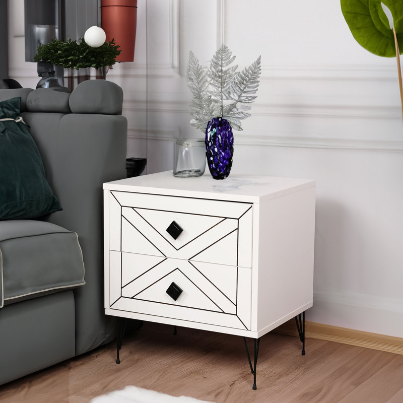 Table de chevet 2 tiroirs Keionte, 19,7 po x 21,7 po x 15,7 po | 100% panneau de particules enduit de mélamine, pieds en métal, dimensions du tiroir: 18,1 po x 6,7 po | Conception géométrique élégante, parfaite pour la chambre à coucher ou le salon