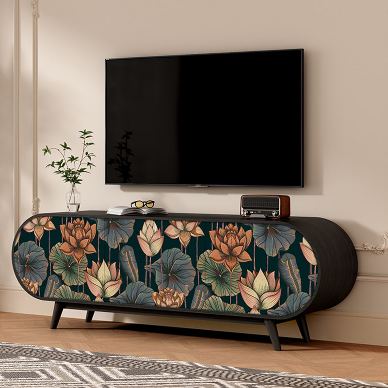 Meuble télé en bois de noyer de style médiéval français
