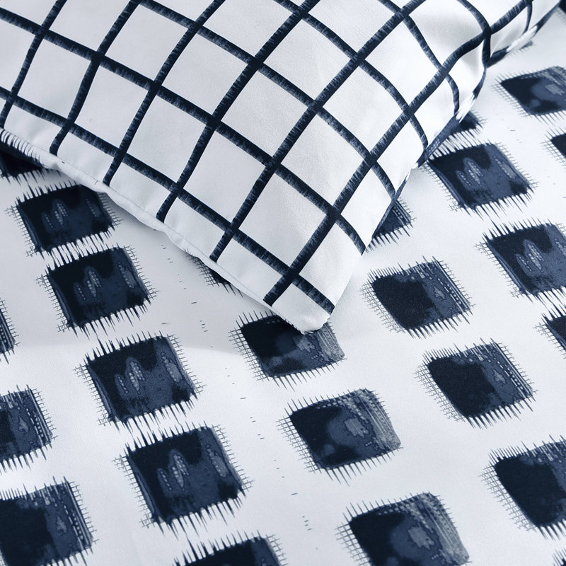 Urban Shibori Blue and White Microfiber Full/Queen Duvet Cover Set