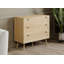 Commode à 3 tiroirs de style Mid-Century avec façades en rotin, commode d'aspect bois au fini chêne naturel pour le rangement de la chambre à coucher ou du salon