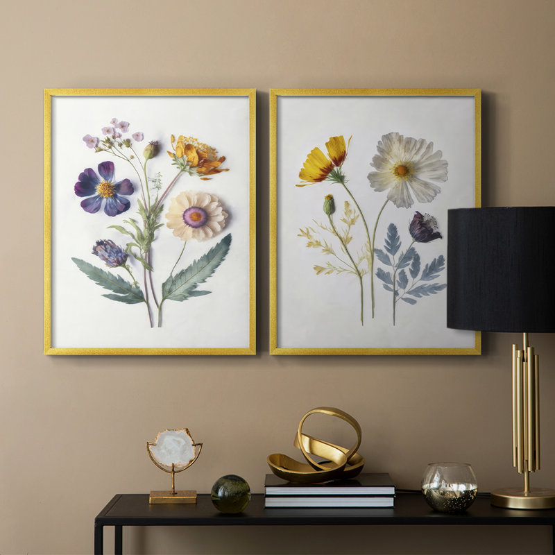 «Pressed Flower Memories I», reproduction encadrée de qualité supérieure - prête à être accrochée - aucun clou requis - aucun clou requis