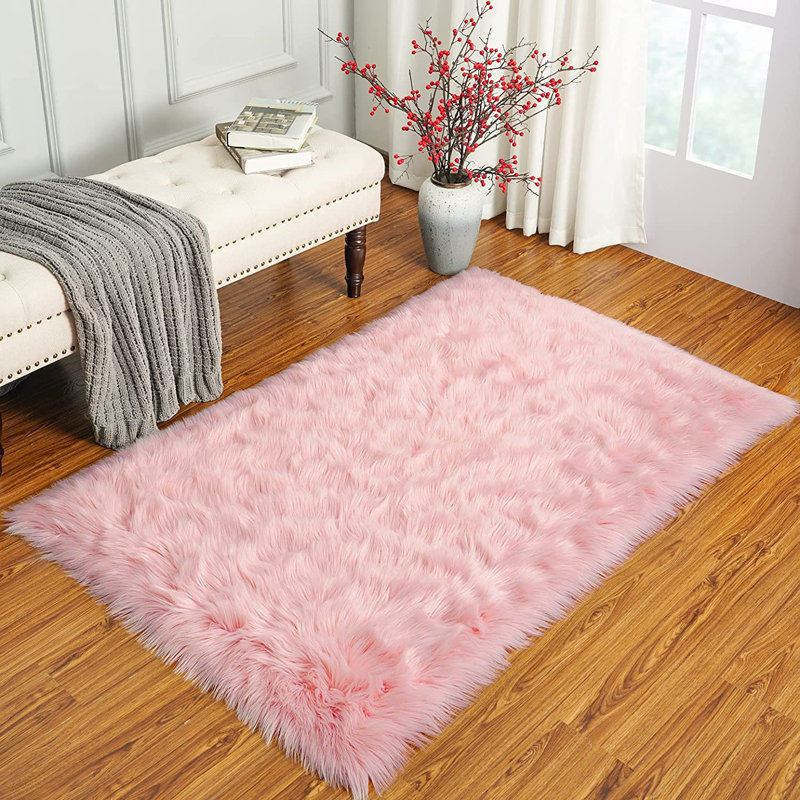 Collingsworth Sheepskin Indoor Rug, Rectangle 4' x 6'