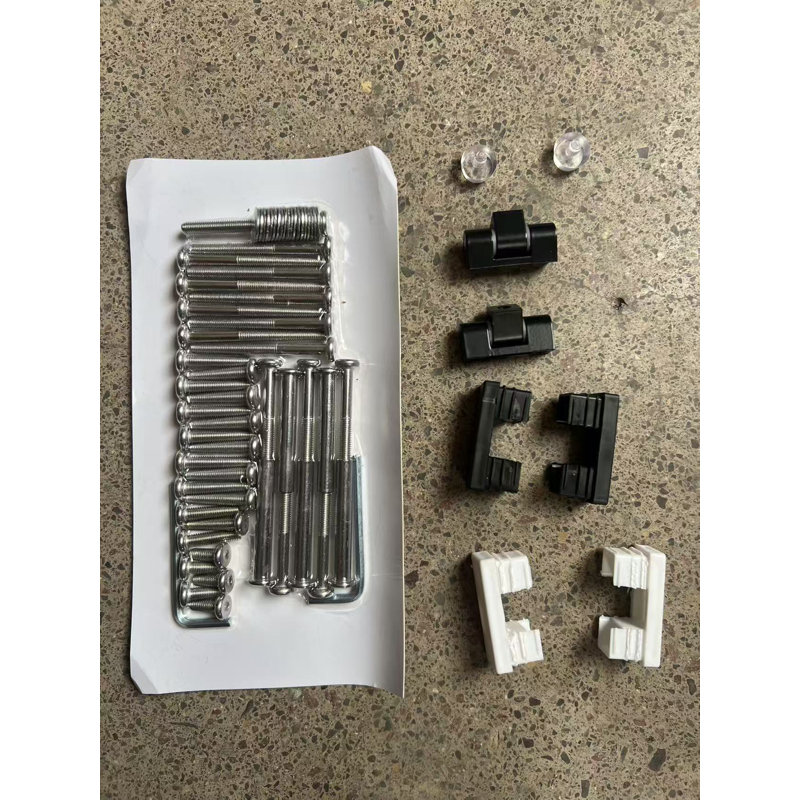 Ensemble de quincaillerie pour ensemble de mobilier d'extérieur en aluminium