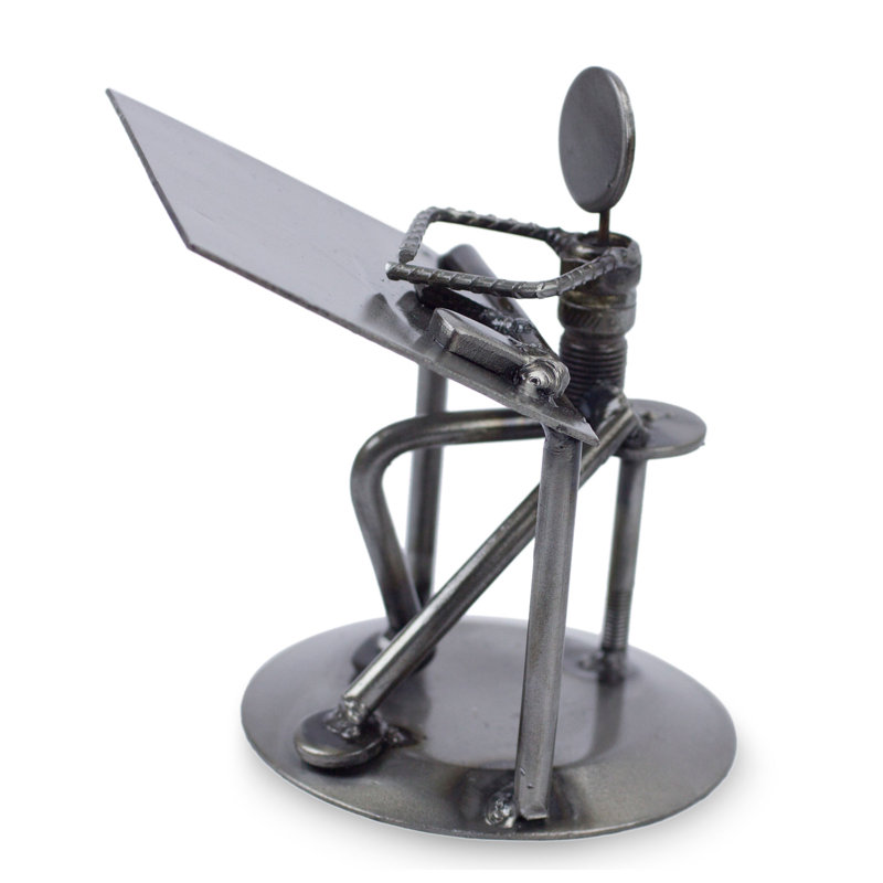 Figurine de table à dessin en métal recyclé et pièces d'auto Dallon