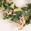 Couronne de porte de 24 po avec portes de baies d'eucalyptus