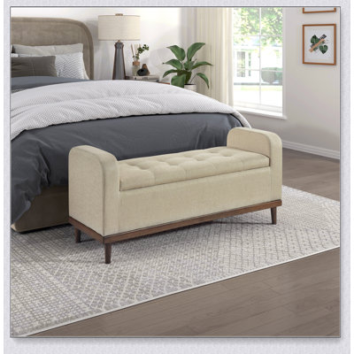 Banc de rangement à plateau relevable de style Mid-Century moderne avec siège capitonné léger et finition en bois de noyer massif, parfait pour les solutions de rangement élégantes
