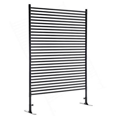 Écrans d'intimité extérieurs 71,26 po x 46,65 po autoportants, panneaux de clôture d'intimité en métal pour l'extérieur, écrans d'intimité à lattes avec support, noir