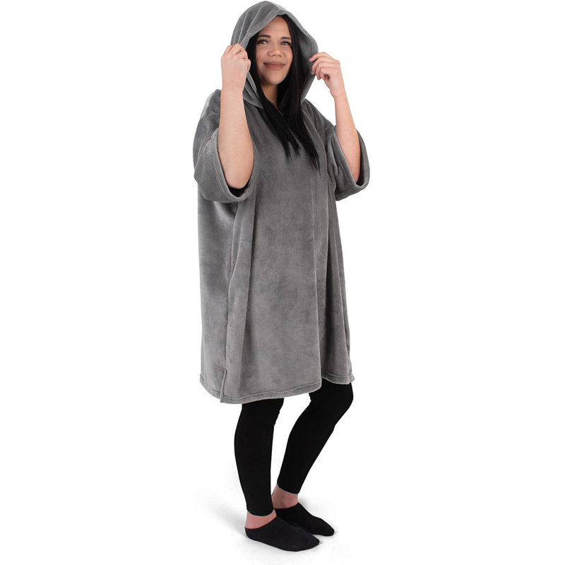 Conradina Fleece Bathrobe with Pockets and Hood