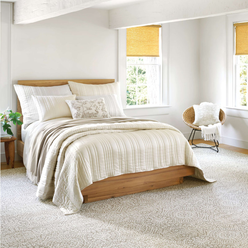 Blissful Bamboo Pearl/Silver Quilt, King Quilt