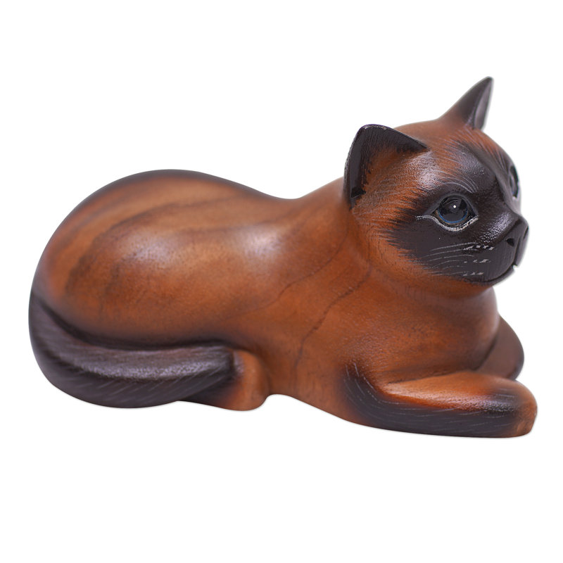 Figurines & Sculptures