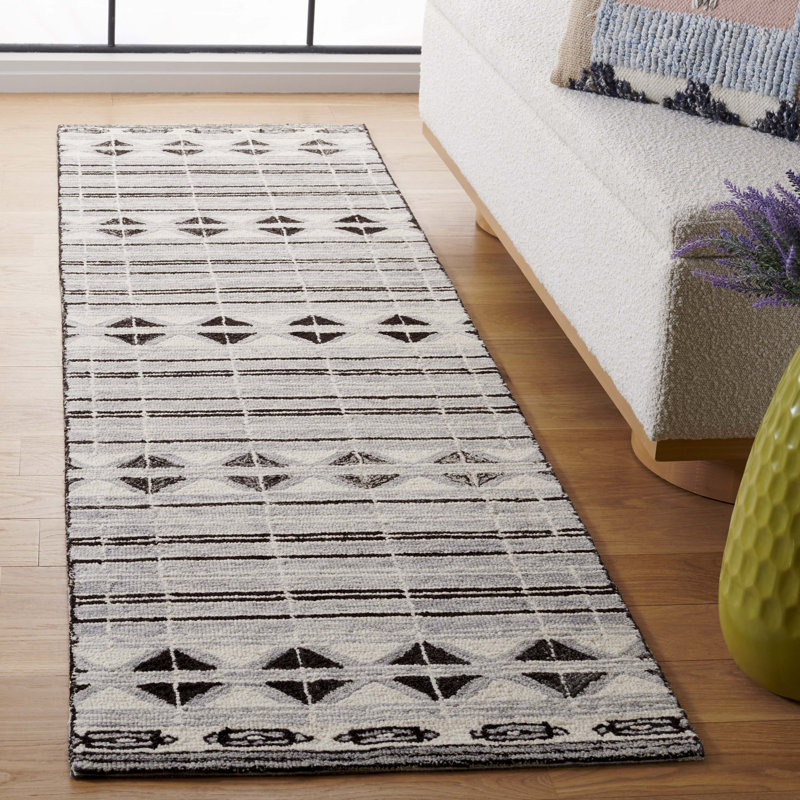 Sudip Hand Tufted Wool/Cotton Geometric Rug in Gray/Ivory, Runner 2'3" x 8'