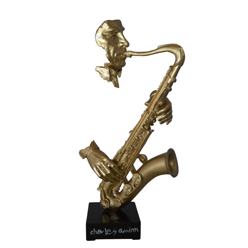 Statue en résine Warlo a saxophone - Taille: L 13 po x l 5 po x H 25 po.