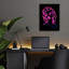 Art mural en verre Ivy Bronx «Neon Marilyn» par Momart-777383901