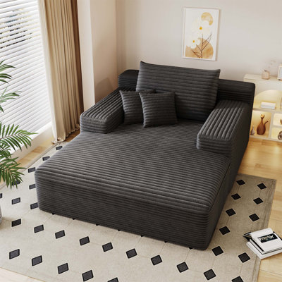 Méridienne surdimensionnée désossée avec fausse fourrure moelleuse, idéale pour une détente confortable et une utilisation polyvalente dans les salons