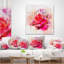 Coussin lombaire floral rose avec des éclaboussures d’aquarelle