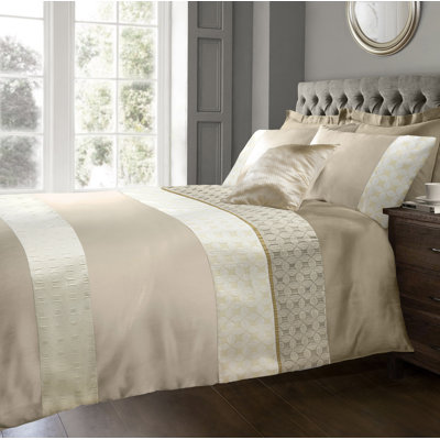 Amraj Polyester Geometric Shapes Duvet Cover Set with Pillowcases Included