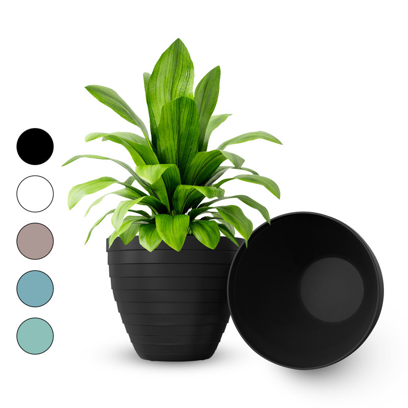 Ahmarria Plant Pot, Black