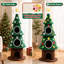 Arbre à chat de Noël de 168 cm avec 2 niches confortables, tour à chat d'intérieur moderne, système anti-basculement, poteaux à griffer recouverts de sisal, perchoirs moelleux et balles suspendues, arbre à chat festif idéal pour que les chatons puissent jouer et dormir.