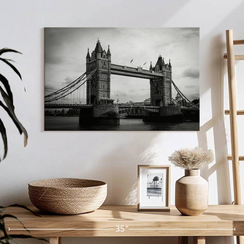Lilie Tower Bridge en monochrome, H 16 po x l 24 po