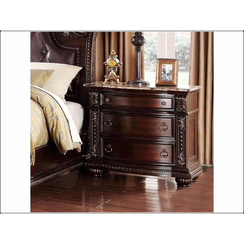 Table de chevet 3 tiroirs de style traditionnel avec plateau en marbre et finition en bois riche pour les chambres élégantes