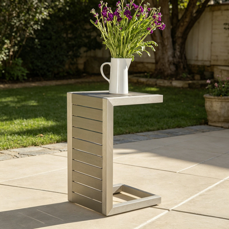  Table de bout, table de patio et table basse d'extérieur en métal Caggiano , Argent argent