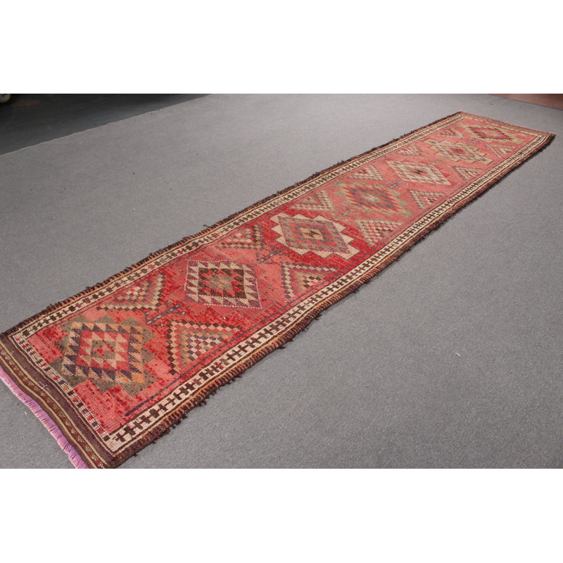Tapis de couloir brun Boho Chic parfait pour les couloirs et ajoutant un attrait rétro à votre maison