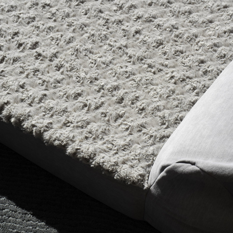 Brooklyn Bedding Pet Bed, Small, 35