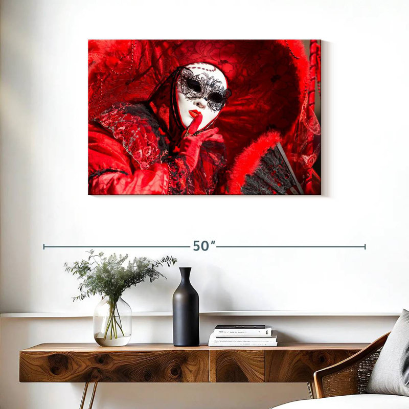 Déguisement de carnaval rouge, H 24 po x l 36 po