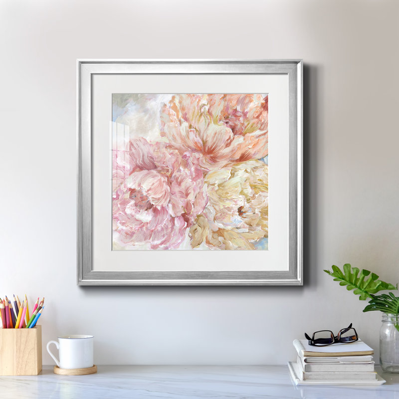 Contemporary Peony II par J Paul - Reproduction d'art sur papier encadrée, Papier avec cadre argenté