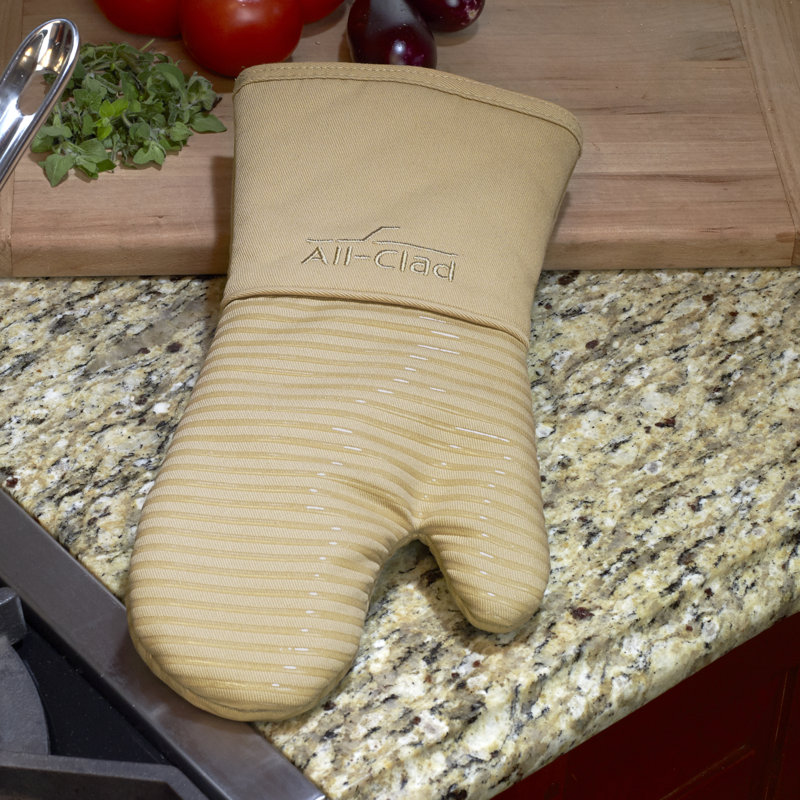 All-Clad 4-Piece Potholder and Oven Mitt Set, Much