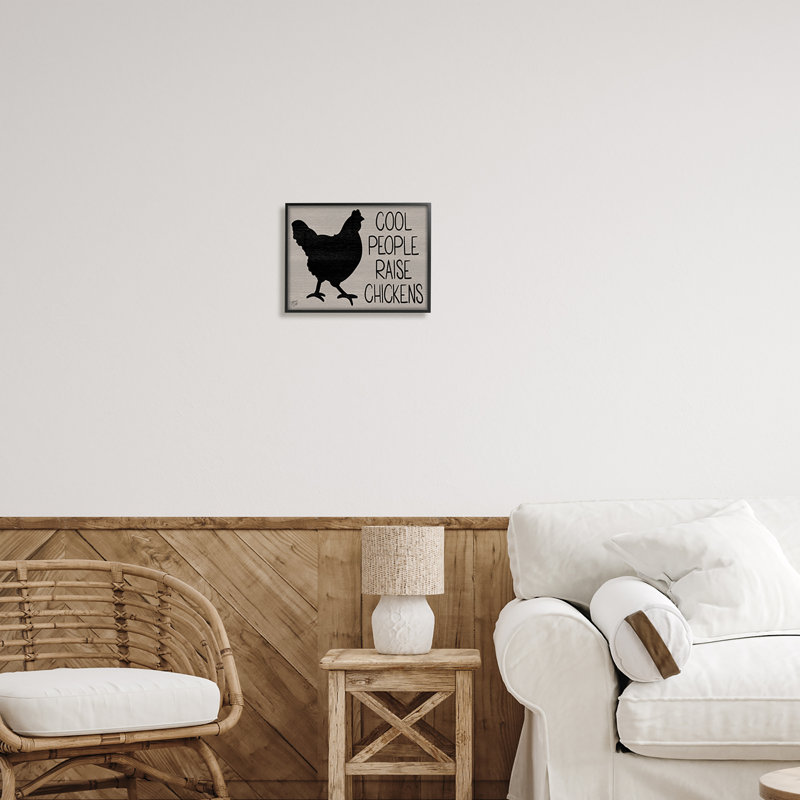 «Cool People Raise Chickens Sign» par Stephanie Dicks - cadre flottant, impression sur bois, Giclée encadrée noir minuit