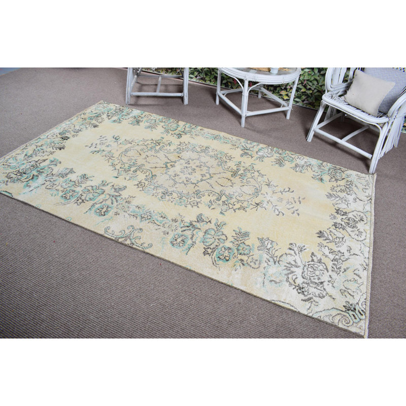 Tapis turc à motif floral antique antique au design complexe, idéal pour ajouter une élégance rétro classique