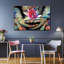 Fleur de lotus à la main sur toile-241451990