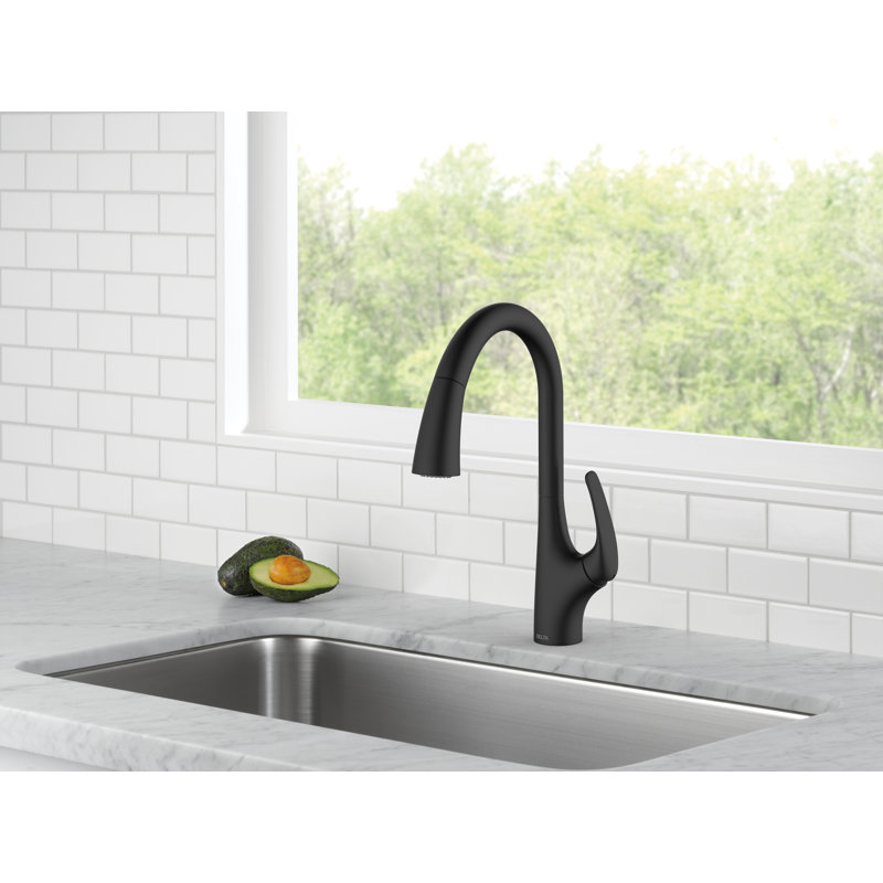 Pull Down Single Handle Kitchen Faucet, Black