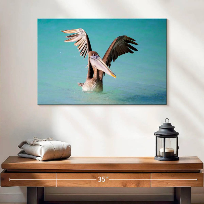 Pélican avec ailes déployées, H 16 po x l 24 po