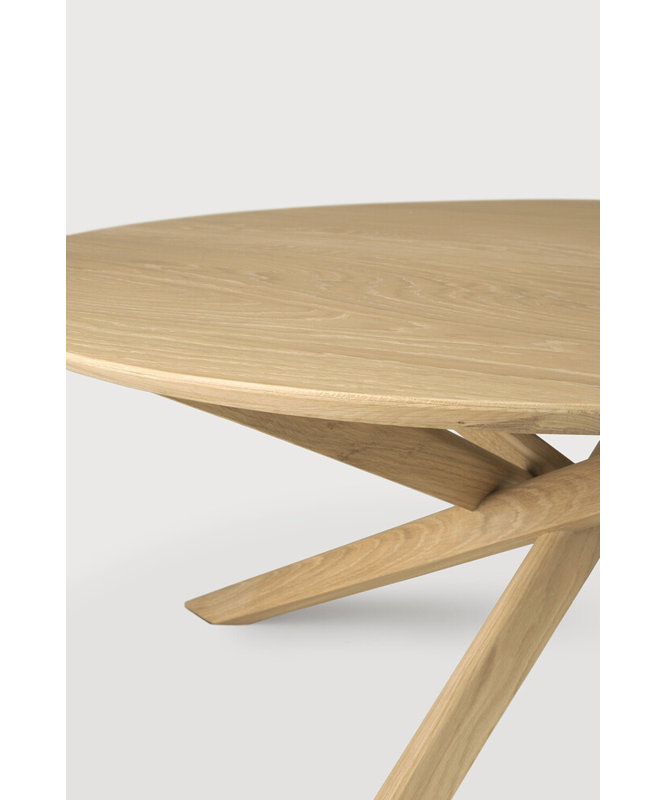 Mikado Solid Wood Coffee Table, 16" H x 39.4" L x 39.4" W, Natural Oak