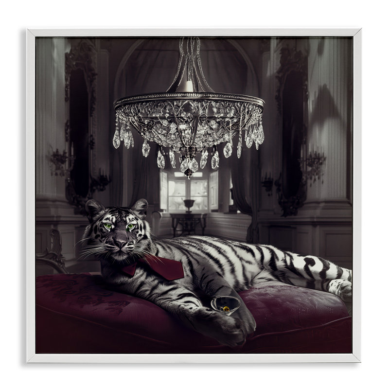 Opulent Tiger Martini, estampe numérique, design par Sophie 6, H 24 po x l 24 po