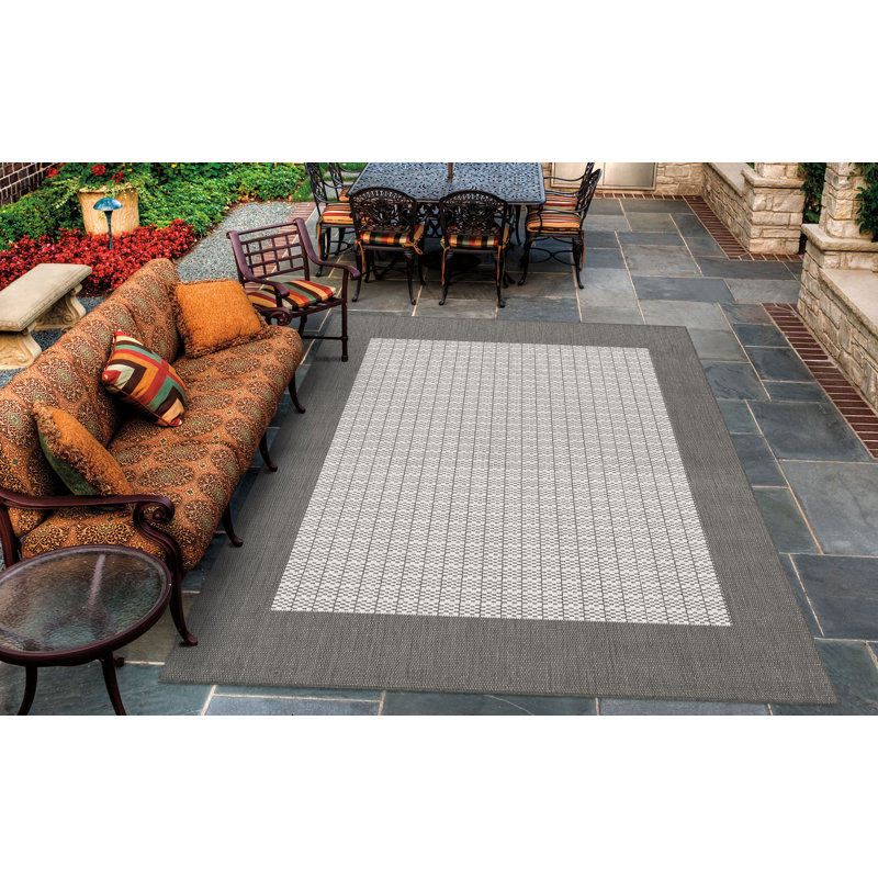 Tapis intérieur / extérieur gris Sania, Rectangle 2 pi x 3 pi 7 po
