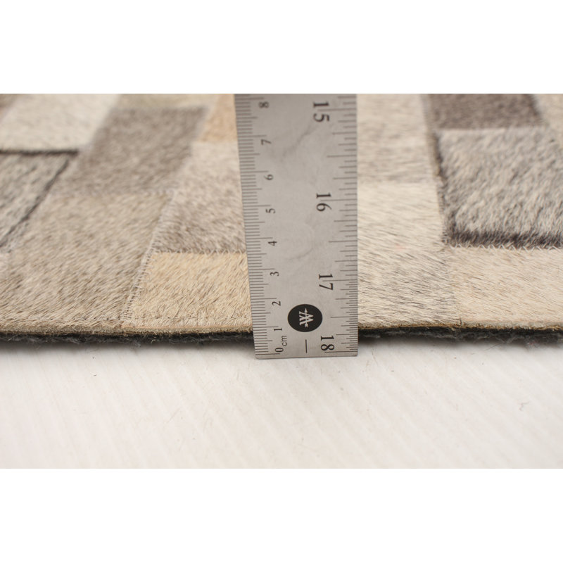 Tapis gris vache fait main Chisholm