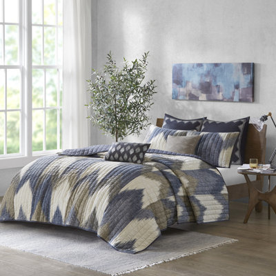 471260963-E60E Comforter