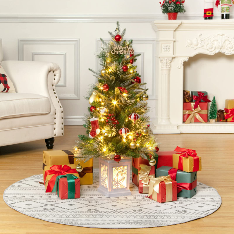 Arbre de Noël artificiel 36 'en cèdre illuminé