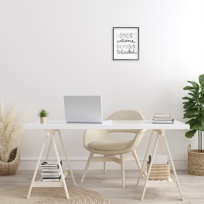 «Dogs Welcome Humans Tolerated Gray», estampe numérique encadrée par SD Graphics Studio